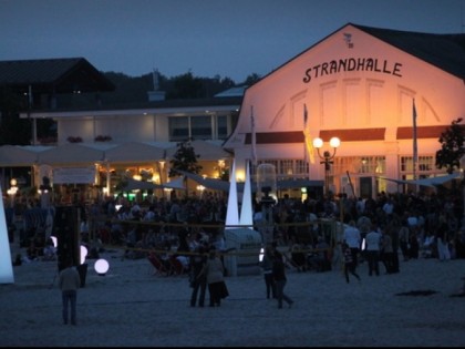 照片: Strandhalle Gr&amp;ouml;mitz